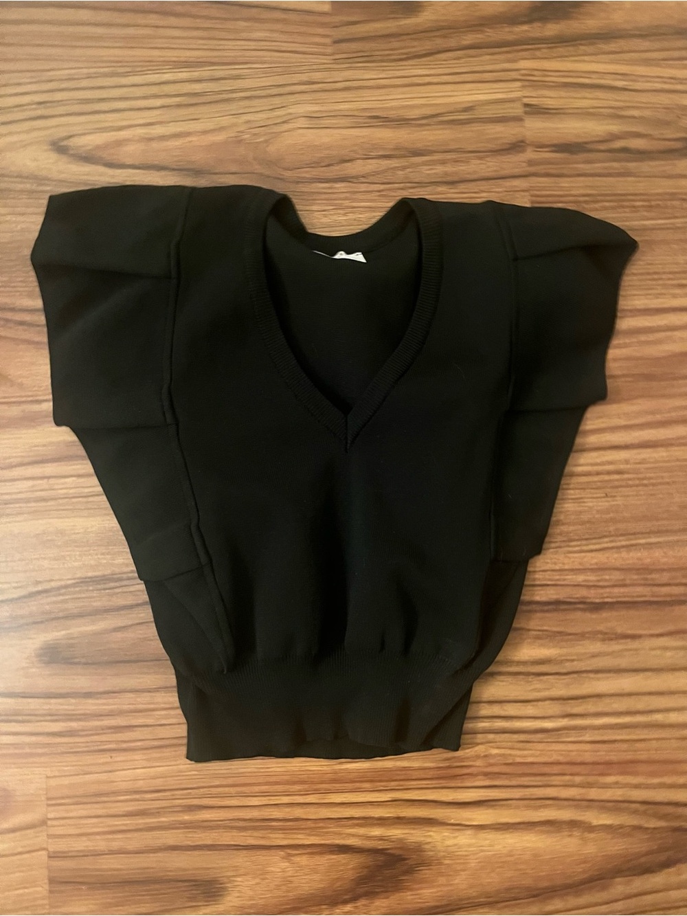 Black V-Neck Short Sleeve Top - Classic Pullover